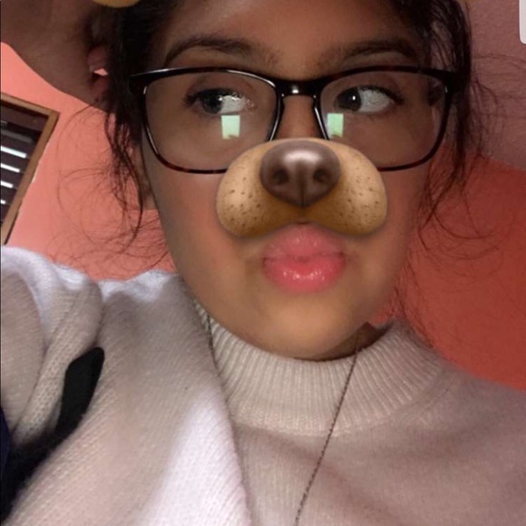 Meet your Posher, Xochilt - Picture 1 of 1